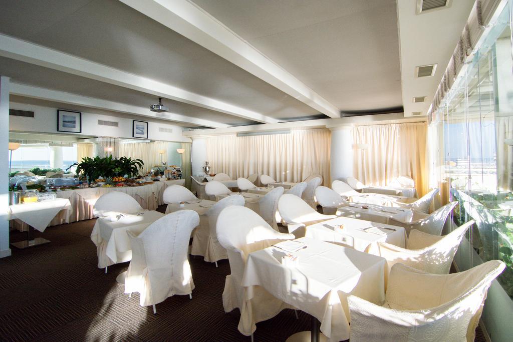Terrazza Marconi Hotel&Spamarine Сенигаллия Экстерьер фото