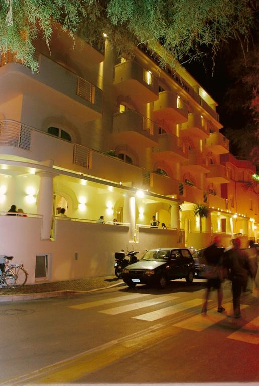 Terrazza Marconi Hotel&Spamarine Сенигаллия Экстерьер фото