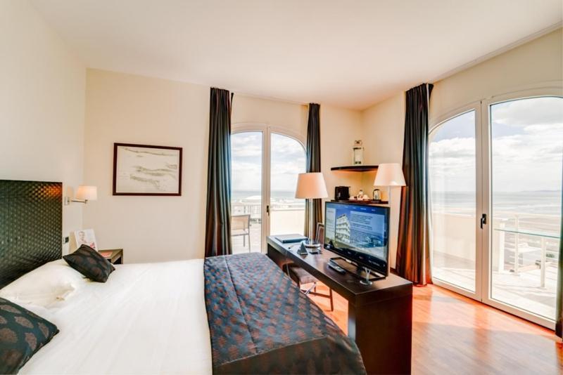 Terrazza Marconi Hotel&Spamarine Сенигаллия Экстерьер фото